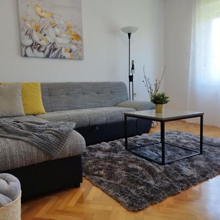 Antemma Apartment พูลา ภายนอก รูปภาพ