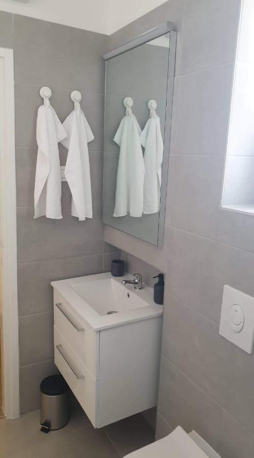 Antemma Apartment พูลา ภายนอก รูปภาพ