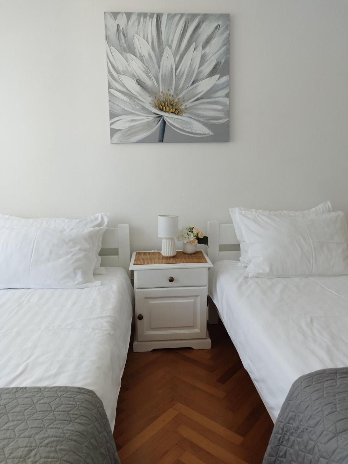 Antemma Apartment พูลา ภายนอก รูปภาพ