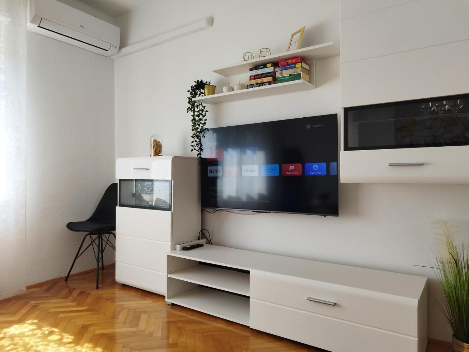Antemma Apartment พูลา ภายนอก รูปภาพ