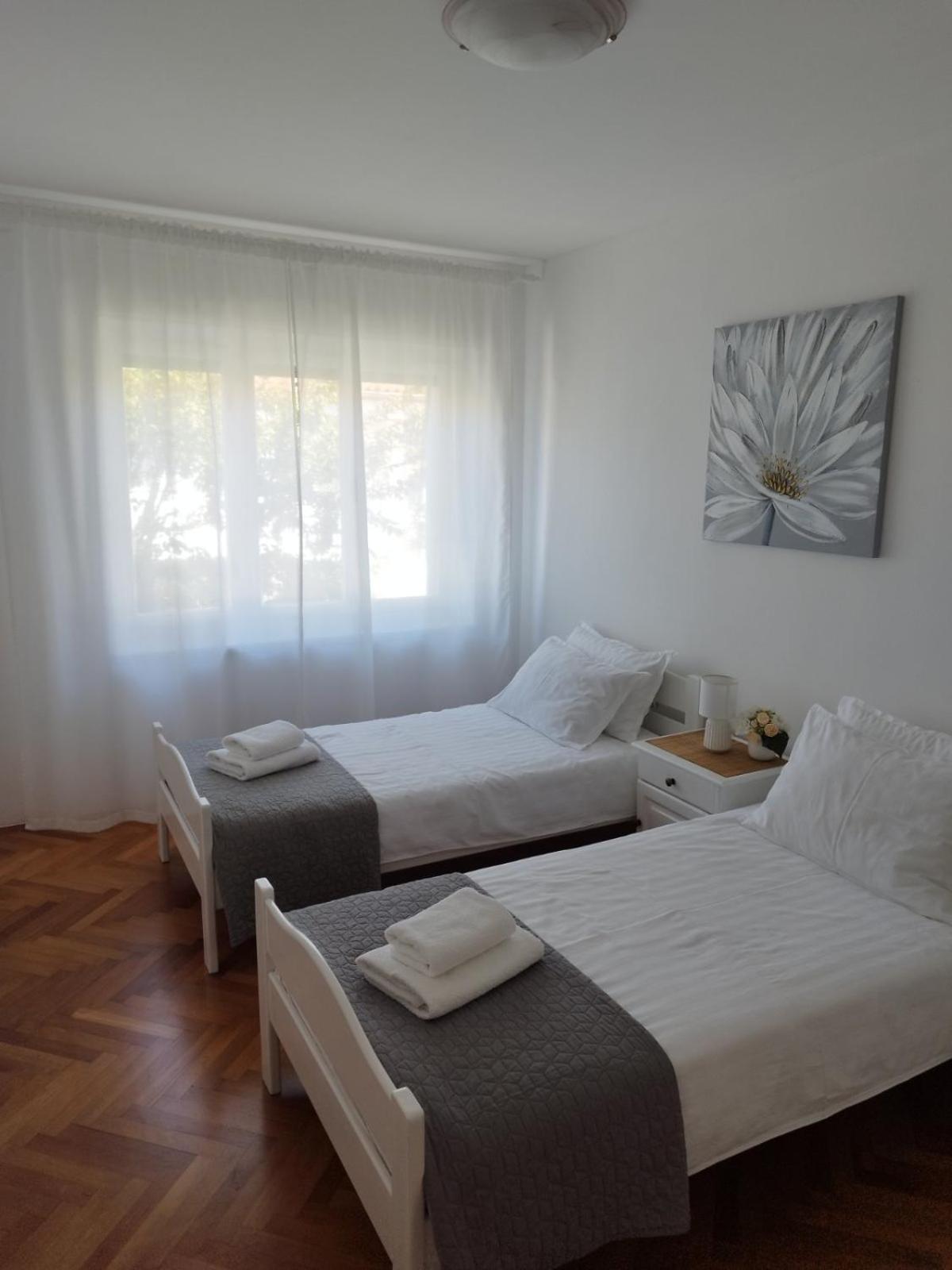 Antemma Apartment พูลา ภายนอก รูปภาพ