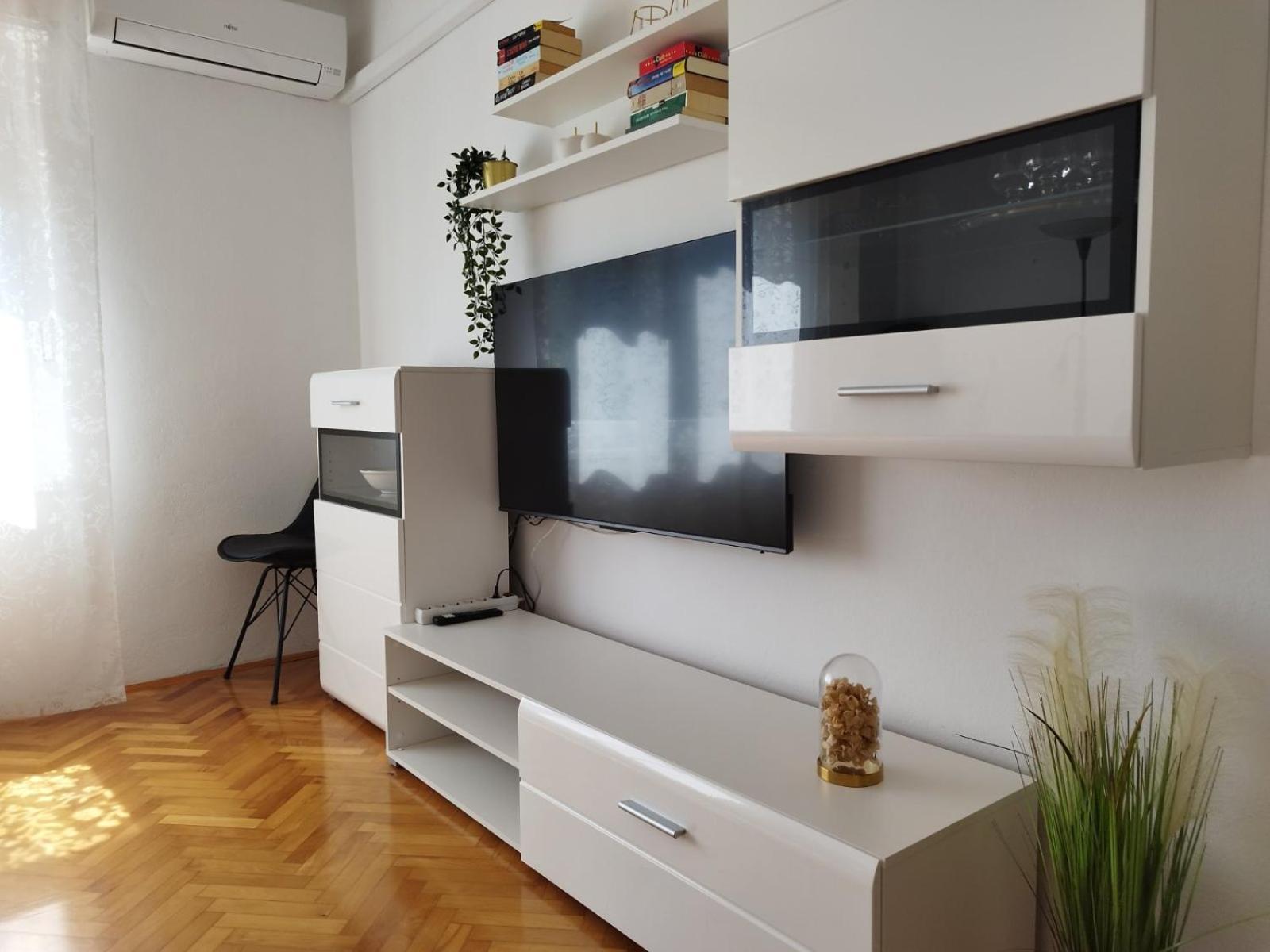 Antemma Apartment พูลา ภายนอก รูปภาพ
